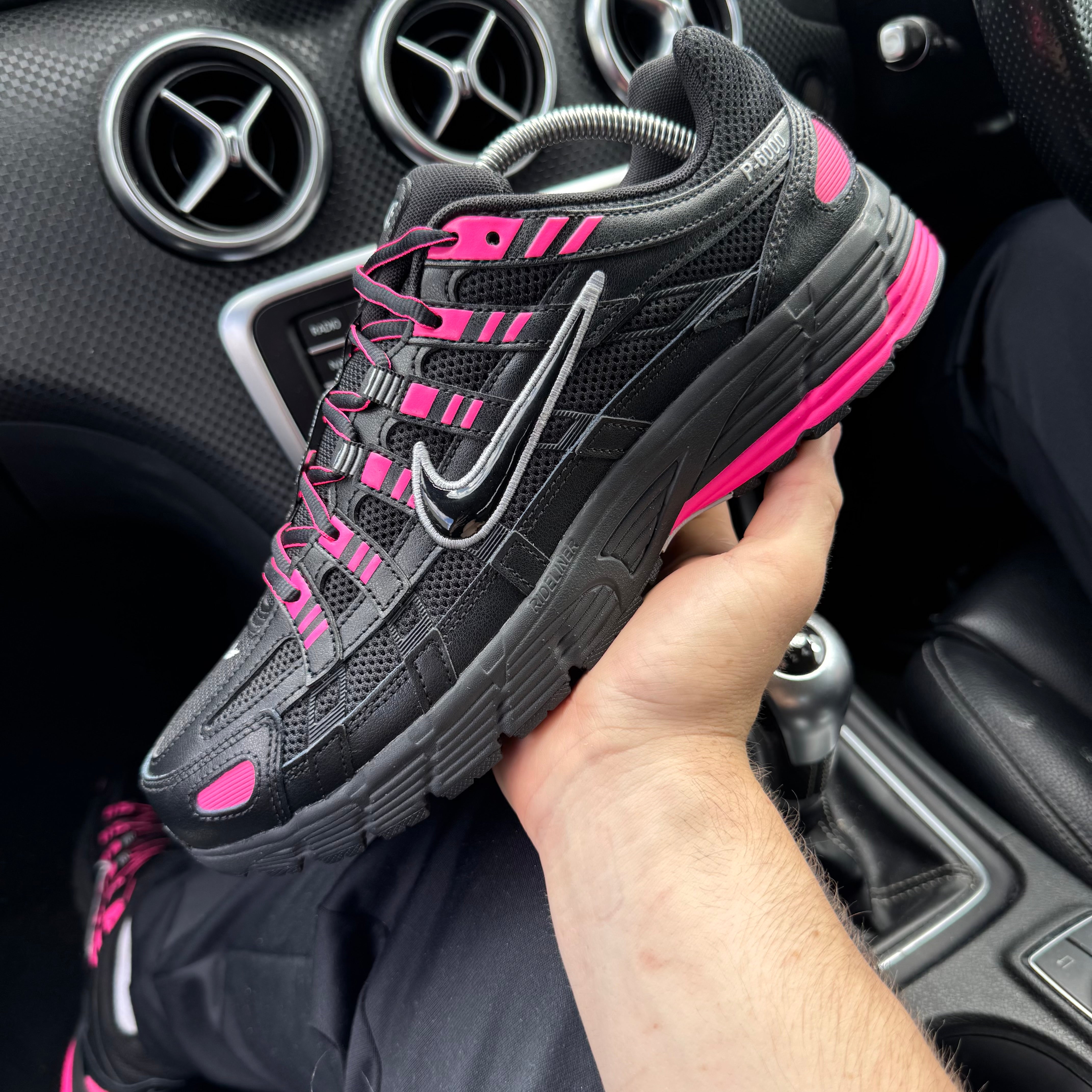 NIKE P-6000 BLACK HYPER PINK
